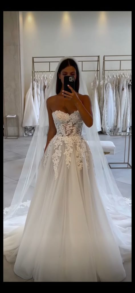 Pretty White Wedding Dresses, Wedding Dresses Lace Bodice, Beach Wedding Ball Gown, Wedding Dresses Poofy Skirt, Poofy White Wedding Dress, Weddings Dress 2023, Night Time Wedding Dress, Strapless Flowy Wedding Dress, Puffy Lace Wedding Dress