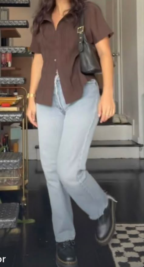 Tiny Tshirt Outfit, Casual Blue Jeans Outfit Summer, Going To Dinner Outfit Casual, Olive And Maroon Outfit, School Outfit Ideas Midsize, Uniqlo Turtleneck Outfit, Fall 2023 Fashion Trends Gen Z, Humid Summer Outfit Plus Size, Summer College Outfits Midsize