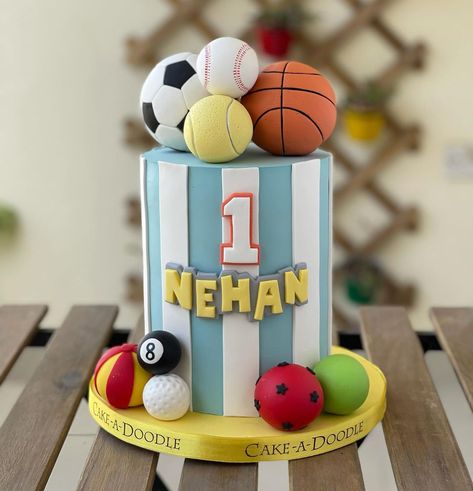 Ball Theme Birthday, Sports Birthday Cakes, Cakes For Kids, Sports Themed Cakes, 2nd Birthday Boys, Sports Theme Birthday, Ball Birthday Parties, Sport Cakes, 3rd Birthday Cakes