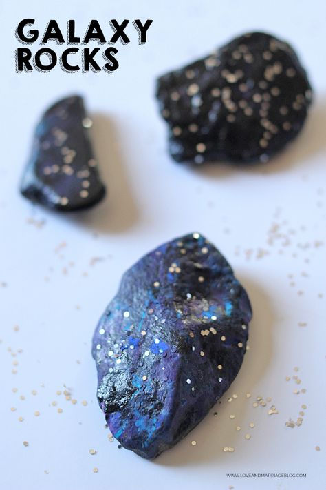 Galaxy Rocks - Love and Marriage Galaxy Rocks, Diy Galaxie, Galactic Starveyors Vbs 2017, Galaxy Cupcakes, Galaxy Crafts, Galaxy Projects, Galaxy Party, Diy Galaxy, Anniversaire Harry Potter