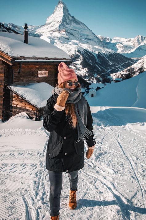 City to Snow: 11 Outfits I Wore in Switzerland Mode Au Ski, Snow Outfits, Winter Outfits Snow, Winter Mode Outfits, Snow Photoshoot, Winter Boots Outfits, Wild Lion, Winter Travel Outfit, Snow Trip