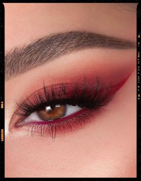 Red Makeup Looks Wedding, Make Up For Brown Eyes Colorful, Makeup Red Ideas, Simple Prom Makeup Red Dress, Red Eye Makeup Quince, Red Eye Makeup Wedding, Prom Burgundy Makeup, Light Red Smokey Eye Makeup, Red Wing Eye Makeup