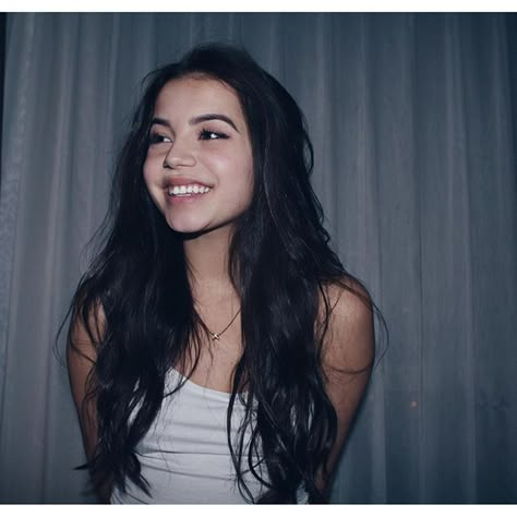 Isabela Moner Isabella Moner, Isabela Merced, Isabela Moner, Pretty Smile, Smile Girl, Trik Fotografi, Brunette Girl, Insta Photo Ideas, Character Inspo