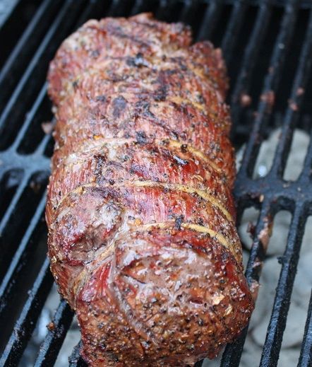 What are Tenderloin Tails? A cheap way to eat beef tenderloin but the reason they are cheap is it is hard to grill them evenly that is until we came up with this little trick. Click the pic to learn that trick! Grilled Tenderloin, Pit Beef, Whole Beef Tenderloin, Grilled Beef Tenderloin, Beef Tenderloin Recipes, Big Green Egg Recipes, Green Egg Recipes, Sweet Potato Recipes Casserole, Tenderloin Recipes