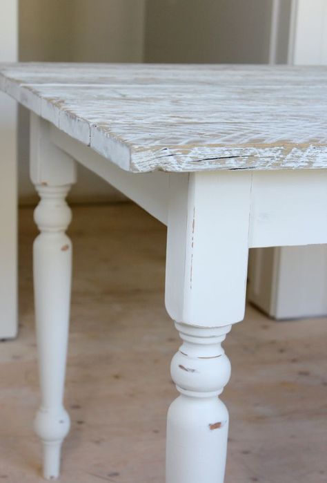 DIY White Washed Reclaimed Wood Farmhouse Table - How to white wash a wood table - Satori Design for Living Distressed Farmhouse Table, Wood Farmhouse Table, Country Farmhouse Design, Distressed Dining Table, White Farmhouse Table, Reclaimed Wood Dining Table, Reclaimed Wood Table, Diy Farmhouse Table, Reclaimed Wood Projects