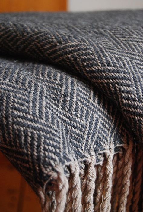 Woven Shawls, Diy Wool, Hand Woven Blanket, Weaving Ideas, Alpaca Blanket, Lounge Ideas, Woven Scarves, Blanket Diy, Hand Woven Textiles