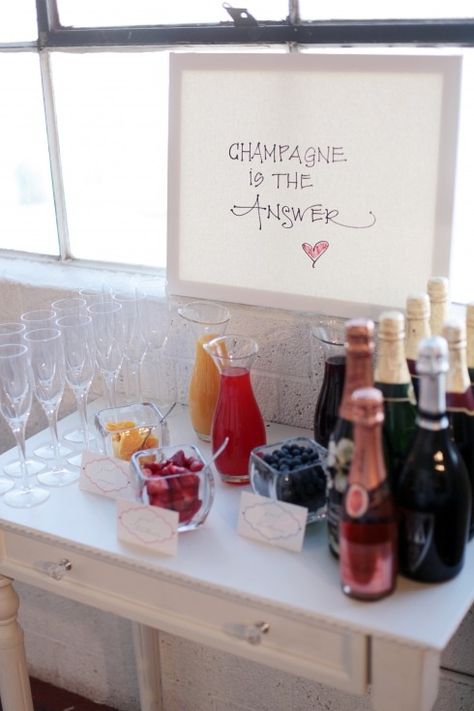 Champagne Brunch, Champagne Bar, Wedding Morning, Mimosa Bar, Morning Wedding, Brides And Bridesmaids, Wedding Food, Hen Party, Friend Wedding