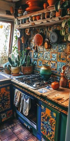 Creative Kitchen Design, White Bedroom Design Ideas, Paint Ideas Home, Bohemian Kitchen Decor, Boho Chic Kitchen, Outdated Kitchen, Bedroom Paint Ideas, White Bedroom Design, Home Decor Plants