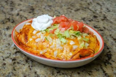 Taco Bell Enchirito Recipe Taco Bell Enchirito Recipe, Taco Bell Enchirito, Enchirito Recipe, Recipe Copycat, Taco Bell Recipes, Recipes Authentic, Mexican Meals, Mexican Recipe, Food Recipes Easy