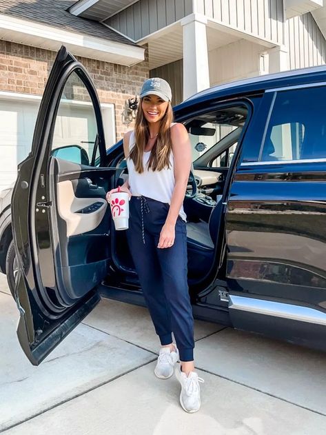 Road Trip Outfit Summer Casual Comfy, Outfits For Road Trips, Summer Road Trip Outfit, Road Trip Outfit Summer, Trip Outfit Summer, Road Trip Summer, Tropical Outfits, Womens Joggers, 2021 Outfits