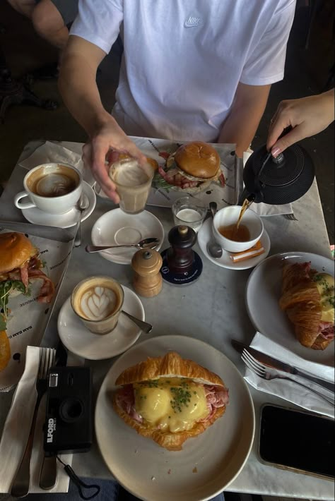 Dark Brunch Aesthetic, Casual Date Aesthetic, Brunch Vision Board, On A Date, Legal 18th Birthday, Nottingham Aesthetic, Breakfast Date Aesthetic, Brunch Date Aesthetic, Sunday Brunch Aesthetic