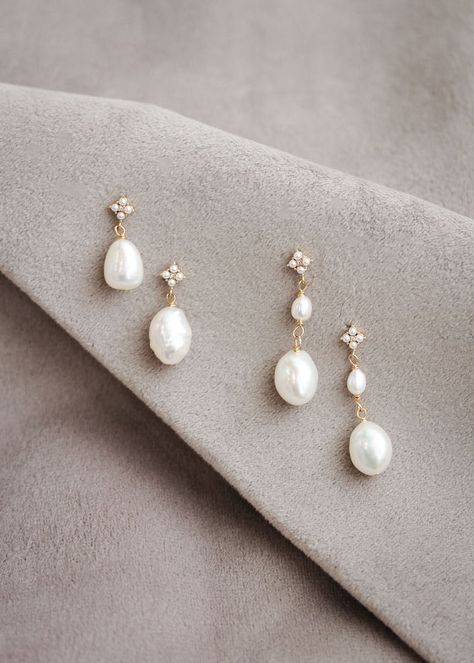 Gold bridal earrings for the style obsessed bride 21 Pearl Drop Earrings Wedding Gold, Gold Pearl Drop Earrings Bridal, Pearl Accessories Wedding, Bride Pearl Earrings, Bridal Earrings With Updo, Wedding Day Jewelry Brides, Wedding Jewelry Ideas For Bride, Bridesmaid Glam, Wedding Earrings Bride