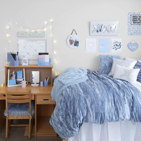 oooooooohhh love to love these new wall accents baby www.dormify.com Light Blue Dorm Decor, Light Blue Room Decor, Blue Dorm Room Aesthetic, Collage Dorm Room, Pretty Dorm Room, College Dorm Inspo, Blue Dorm, College Dorm Room Inspiration, Dream Dorm Room