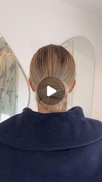 Easy Ponytail Bun Hairstyles, How To Low Ponytail, Hair Styles At Home, Hair Styles For Bun, Low Bun Hairstyle Long Hair, Medium Length Low Bun, Low Work Bun, Low Everyday Bun, Low Business Bun