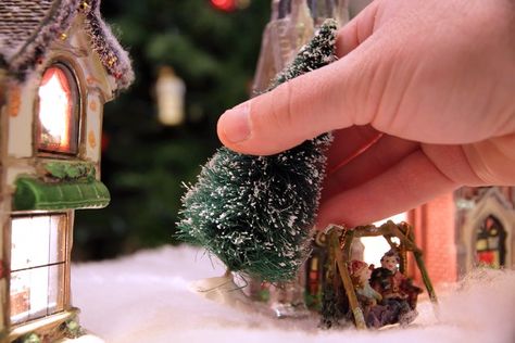 Christmas Village Houses Diy, Dickens Village Display, Christmas Village Display Ideas, Diy Christmas Village Displays, Village Display Ideas, Display Tree, Christmas Tree Village, Christmas Village Sets, Lemax Christmas