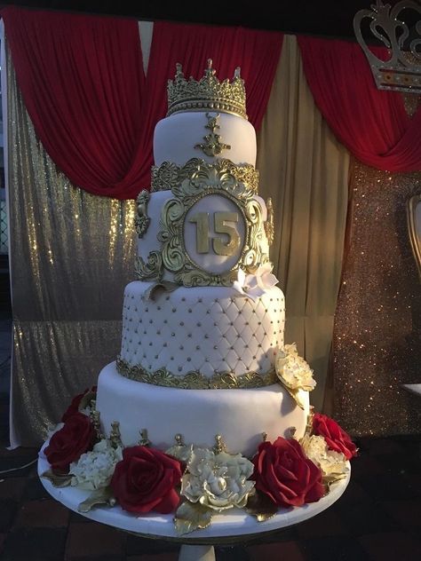 Red Quinceanera Cake, 15 Cakes Quinceanera, Red Quinceanera Theme, Cakes Quinceanera, Red And Gold Quince, Red Quinceanera Ideas, Quince Cakes, Quince Decor, Quince Cake