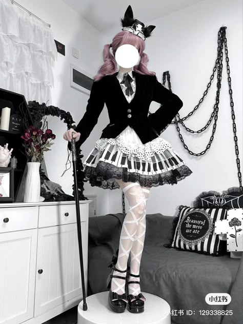 •follow! | lolita, lolita fashion, black, white, xiaohongshu, gothic lolita, cute #lolita #fashionbags #fashionoutfits #darklolita #pintrest #beauty #aesthetic #womensfashion #makeup #ootd Gothic Lolíta Dress, Lolíta Style, Frilly Outfits Aesthetic, Music Outfits Ideas, Ouiji Girl Fashion, Lol Ita Fashion, Casual Lol Ita Fashion, Dark Lolíta Outfit, Lolíta Aesthetic Outfit