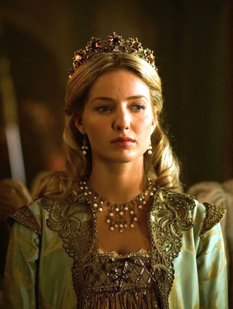 Annabelle Wallis as Jane Seymour in The Tudors (TV Series, 2009). Jane Seymour Tudor, The Tudors Tv Show, Sophie Robinson, Tudor Fashion, Annabelle Wallis, Tudor Dynasty, Tudor Era, Tudor History, Jane Seymour