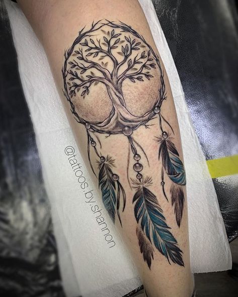 Triskelion Tattoo, Dreamcatcher Tattoo Meaning, Atrapasueños Tattoo, Tree Of Life Dreamcatcher, Tattoos About Growth, Indian Feather Tattoos, Dream Catcher Tattoo Design, Ocean Tattoo, Native Tattoos