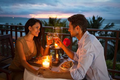 35 Romantic Date-Night Ideas for Married Couples Hawaii Honeymoon Packing List, Zodia Pești, Couple Dinner, Couples Dining, Couples Dinner, Candle Night, Taurus Man, Couple Pose, Romantic Night