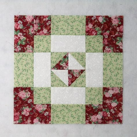 Susannah Quilt Block, 12.5" Quilt Blocks Free Pattern, Square In A Square Quilt Block, Pinwheel Quilt Block, Free Fair, Quilt Blocks Easy, Log Cabin Quilt Blocks, Quilting Designs Patterns, Quilt Block Patterns Free