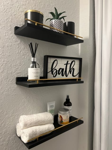 Half Bathroom Decor, Gold Bathroom Decor, Black And Gold Bathroom, Black Bathroom Decor, Bathroom Decor Themes, Black White Bathrooms, Bathroom Shelf Decor, Restroom Decor, Apartment Living Room Design