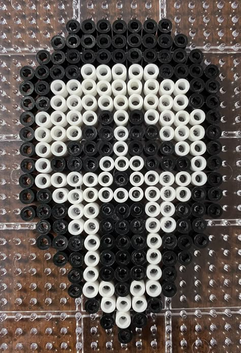 Perler Bead Scream Face, Scream Knife Perler Beads Pattern, Eyeball Perler Bead Patterns, Melted Beads Designs, Perler Bead Patterns Ghostface, Perler Bead Patterns Ghost, Melty Bead Patterns Halloween, Women Crafts Ideas, Ghostface Perler Bead Patterns