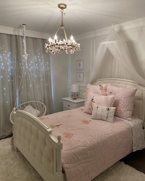 Marco Aurelio Goncalves on Instagram: "#BallerinaBedroom #LittleGirlBedroom #MarcoGArchitects" Ballerina Room Ideas, Toddler Princess Room, Girls Ballerina Bedroom, Ballet Bedroom, Ballerina Bedroom, Ballet Room, Ballerina Room, Toddler Girl Bedroom, Bedroom For Girls Kids