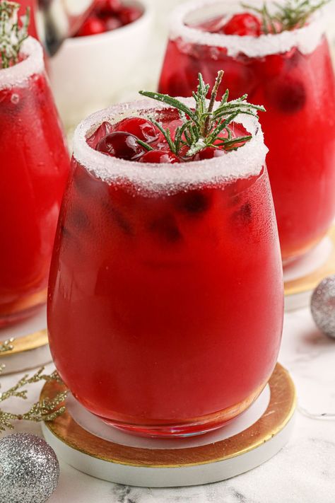 Christmas Mistletoe Margarita - My Incredible Recipes Christmas Cherry Frozen Margaritas, Cranberry Mistletoe Margarita, Frosted Mistletoe Margarita, Easy Good Cocktails, Miseltoe Margaritas, White Christmas Batch Margarita, Frozen Cherry Margarita, Mistle Toe Margarita, Cranberry Christmas Margarita