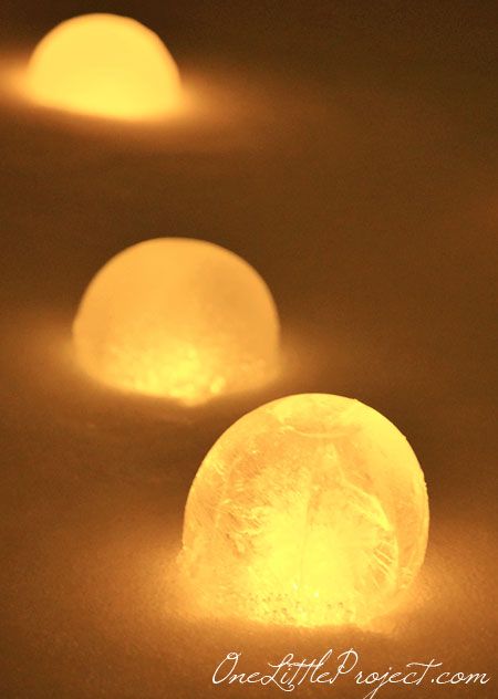 Ice Lanterns: How to make your own ice luminaries from balloons.  A great activity for this cold and dark weather! Ice Luminaries, Ice Lanterns, Snow Fun, Winter Fun, Winter Crafts, Christmas Projects, Xmas Decorations, Christmas Decorating, How To Make Your