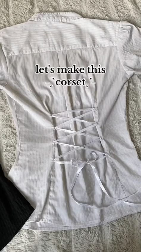 Corset Top Tutorial, Easy Diy Clothes, Diy Clothes Hacks, Upcycling Clothes, Essentials Aesthetic, Upcycle Clothes Diy, Diy Vetement, Diy Clothes Design, Essentials List