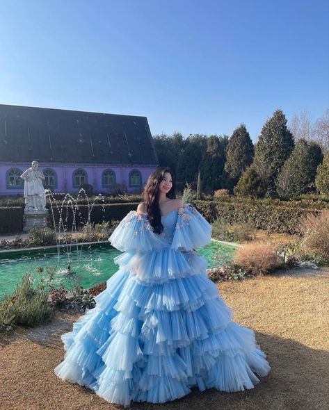 Dahyun twice Gaun Fashion, Dress Flower, Kpop Girl Groups, Instagram Update, Blue Dress, Princess Dress, Korean Girl, Pretty Dresses, بلاك بينك