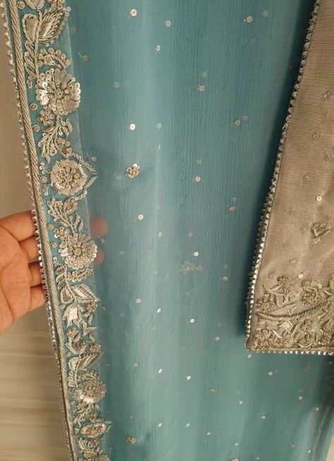 Handwork Dupatta, Heavy Suits, Designer Suits For Wedding, Punjabi Dress Design, Plain Suit, Patiala Suit Designs, Cape Blouse, Saree Ideas, Gold Work Embroidery