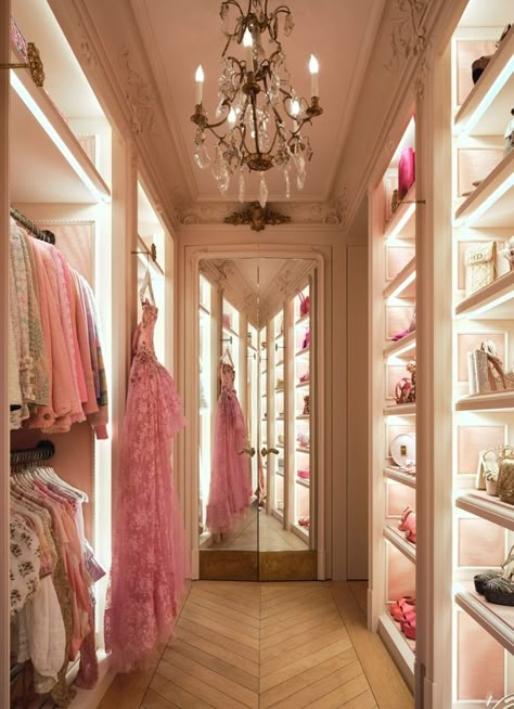 Rebecca Hessel, Feminine Interior, Dream Dressing Room, Casa Hobbit, Nyc Townhouse, Dream Closet Design, Pink Boutique, Dream House Rooms, Dressing Room Design