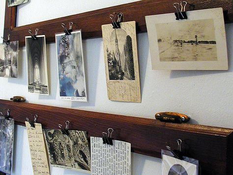 A DIY way of using postcards as decoration -- bulldog clip on old moldings Vintage Postcard Display, Postcard Rack, Postcard Display, Postcard Wall, Display Photos, Hanging Pictures, Decorate Your Room, Dorm Room Decor, Display Cards