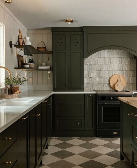 Checkered Floor Kitchen, Modern Vintage Kitchen, Checkered Floor, Uk House, Art Deco Kitchen, Lake House Kitchen, Neutral Kitchen, Kitchen Range Hood, Green Cabinets