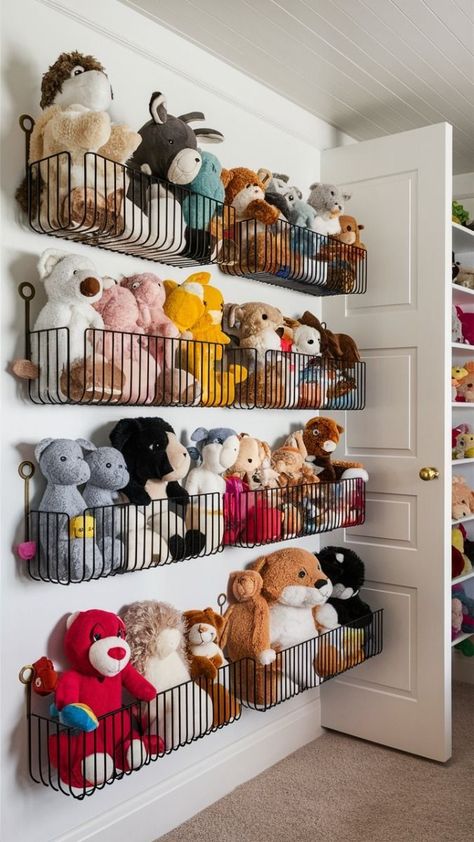 Bilik Permainan, Bedroom Basement, Storage Kids Room, Kids Bedroom Inspiration, Clutter Free Home, Kids Room Organization, Toddler Bedrooms, Kraf Diy, Stuffed Animal Storage