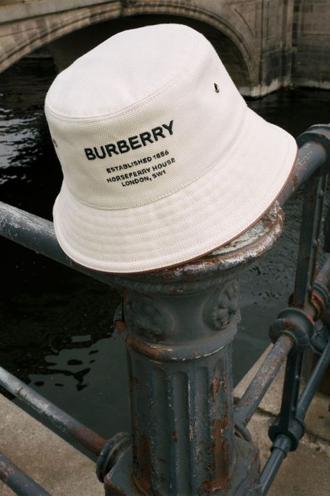 Burberry Mytheresa Bucket Hat Photoshoot Ideas, Hat Photoshoot Ideas, Bucket Hat Photoshoot, Cap Photography, T Shirt Photoshoot, Bucket Hat Embroidery, Hat Photoshoot, Burberry Bucket Hat, Designer Bucket Hats