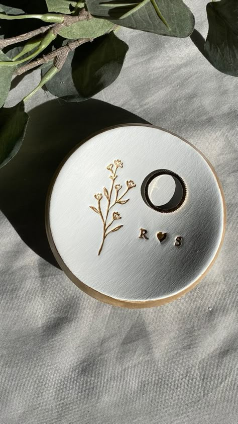 Floral ring dish couple ring dish Couples Pottery Ideas, Anniversary Clay Ideas, Minimalist Clay Decor, Ring Dish Pottery Painting, Couples Ceramics, Wedding Pottery Ideas, Wedding Ceramics Gift Ideas, Ring Dish Pottery, Couple Pottery Painting Ideas