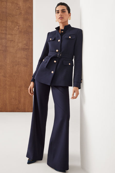 Military Outfits Women, Belted Blazer Outfit, Ann Taylor Outfit, Italian Chic, Business Attire Women, Elegant Jacket, Military Outfit, Belted Jacket, Fashion Mistakes