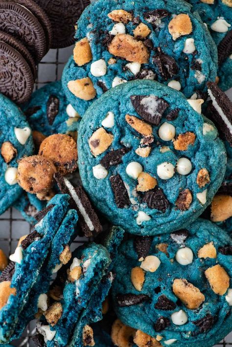 Chewy Monster Cookies, Cookie Monster Cookies, Chips Ahoy Cookies, Cookie Monster Birthday Party, Blue Snacks, Monster Cookies Recipe, Cookie Monster Party, Cookie Monster Birthday, Blue Cookies