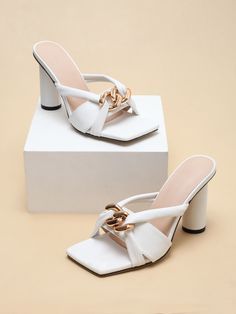 Chunky Mules, Elegant Shoes Heels, Fairy Shoes, Pretty Sandals, Shoes Heels Classy, Fashion Shoes Sandals, Fashion Shoes Flats, Classy Shoes, Girly Shoes