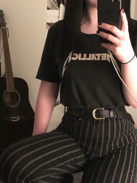 Metallica Outfit Women, Metallica Shirt Outfit, Metallica Outfit, Outfits Ladies, Metallica Shirt, Shirt Outfits, Outfit Women, Grunge Fashion, Shirt Outfit