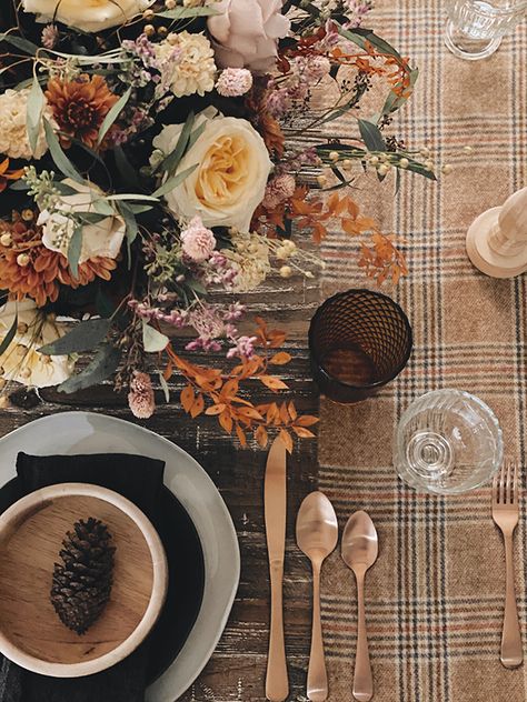 A 'Harvest Chic' Thanksgiving Tablescape - Jenna Sue Design Blog Natural Wood Candle Holder, Rustic Tablescape, Funny Elf On The Shelf, Jenna Sue Design, Jenna Sue, Thanksgiving Dinner Table, Thanksgiving Tablescape, Holiday Tablescapes, Thanksgiving Table Settings