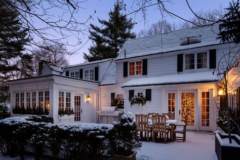 English Country House | Patrick Ahearn Architect Colonial Landscaping, Royal Barry Wills, Antique Houses, Slanted Roof, Country Home Exterior, Old English Cottage, Patrick Ahearn Architect, Patrick Ahearn, Pretty Homes