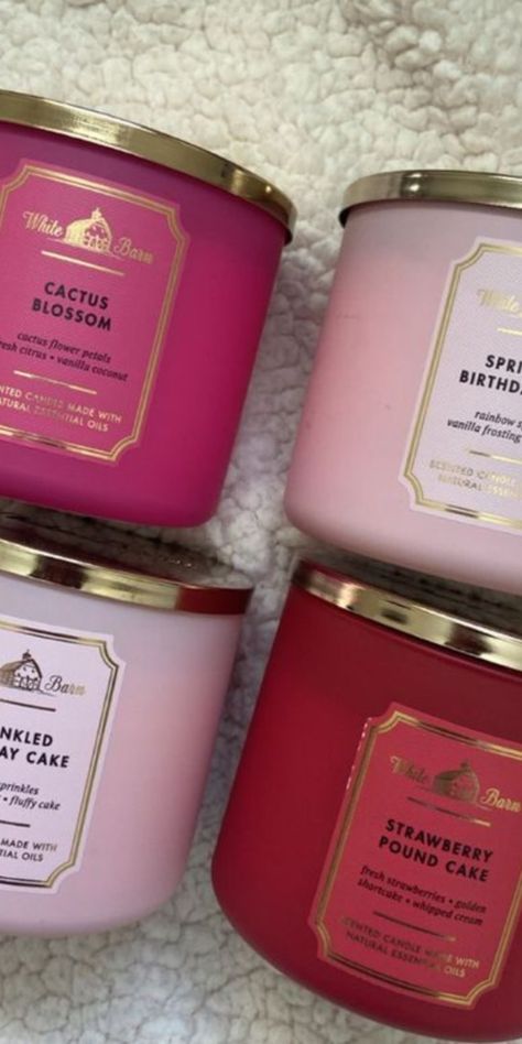 Why Are Bath And Body Works Candles So Expensive Preppy Bath And Body Works Candles, Candles From Bath And Body Works, Scented Candles Aesthetic Packaging, Bath And Body Works Candles Collection, Smell Good Candles, Bath & Body, Bath And Body Work Candle, Bath And Body Works Store, Bath And Body Candles