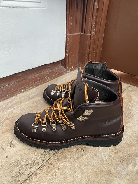 Danner Boots, Reviewed: The Mountain Light Made Me Excited to Hike Again Danner Boots Men Outfit, Danner Boots Men, Danner Hiking Boots, Brown Boots Outfit, Danner Boots, Gq Magazine, Hiking Boot, Danner Mountain Light, Light Boots