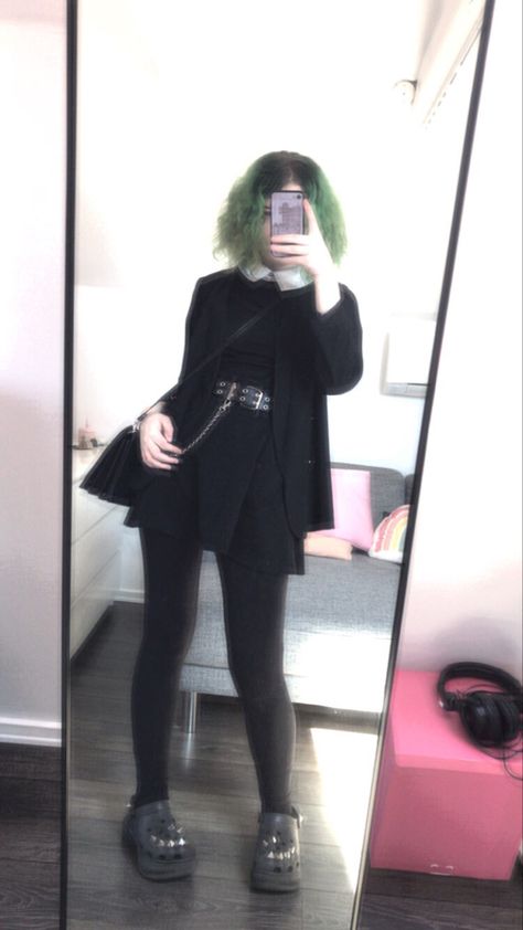 Black Platform Crocs Outfit, Goth Crocs Outfit, Green Alt Outfits, Green Crocs Outfit, Croc Platforms Outfit, Punk Crocs, Green Goth Outfit, Crocs Outfit Aesthetic, Platform Crocs Outfits