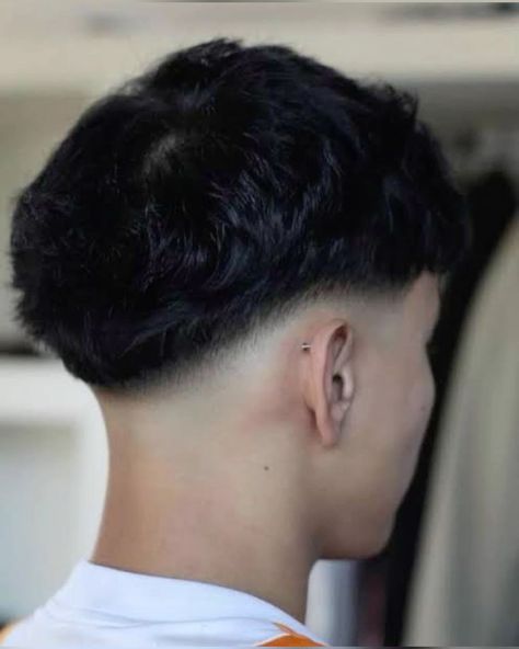 Haircut For Guys, New Hairstyle For Men, White Guy Haircuts, Low Fade Haircut Men's, Men Short Hair Fade, Taper Fade Short Hair, Fade Haircut Designs, Fade Men, Fade Haircut Curly Hair