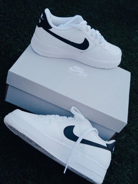 169€. it's still on sale. To purchase. Whatsapp business contact. +234 9060304360. Add this contact and Dm me Pretty Trainers, Tennis Nike, Casual Shoes Women Sneakers, Air Force Shoes, Nike Shoes Air Force, Nike Shoes Girls, Trendy Shoes Sneakers, Cute Nike Outfits, Pretty Shoes Sneakers